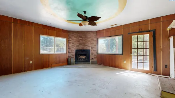 36005 S Gerards Road, Kennewick, WA 99337