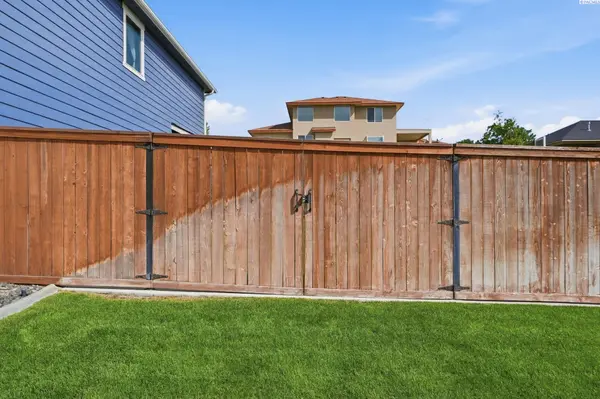 6109 Turf Paradise Drive, Pasco, WA 99301