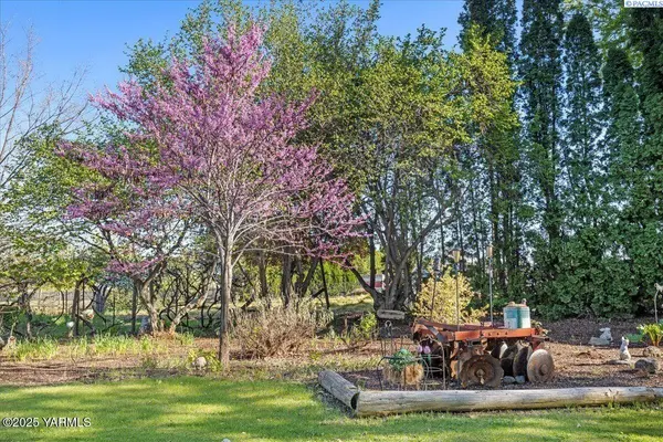 10401 N 1739 PR NW, Grandview, WA 98930