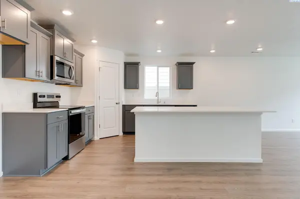 6528 Polar Dr, Pasco, WA 99301