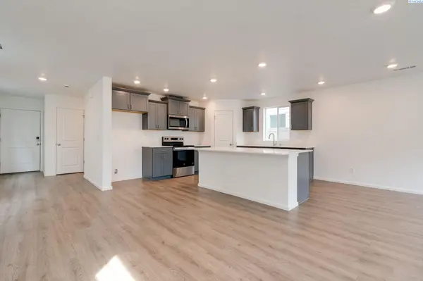 6528 Polar Dr, Pasco, WA 99301