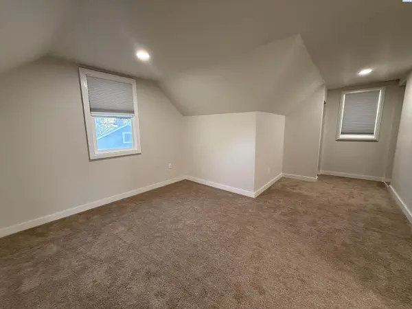 509 Crescesnt Dr, Grandview, WA 98930
