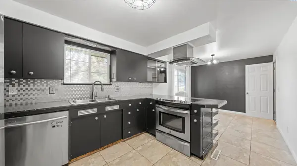 1751 N 24TH AVE, Pasco, WA 99301
