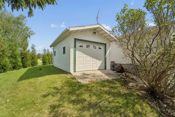 N8524 HICKORY RD, Beaver Dam, WI 53916