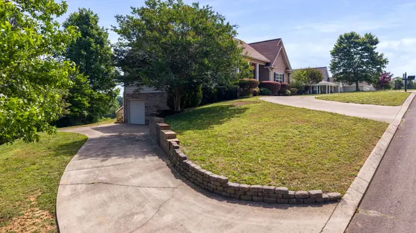 100 Brook Hollow Dr #SE, Cleveland, TN 37323