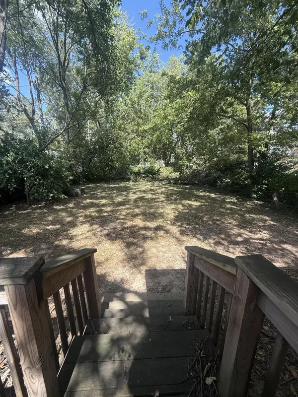 1323 W Poplar ST, Springfield, MO 65802