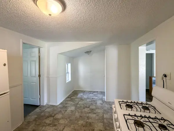 2936 W Walnut ST, Springfield, MO 65802