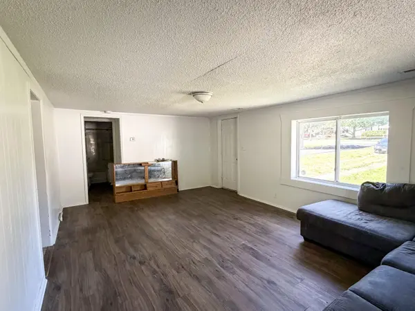 2936 W Walnut ST, Springfield, MO 65802
