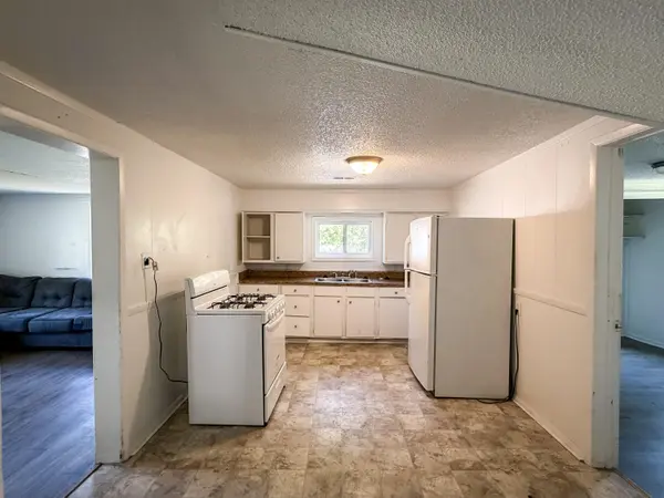 2936 W Walnut ST, Springfield, MO 65802