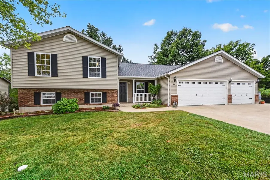 500 Candlestick CT, Warrenton, MO 63383