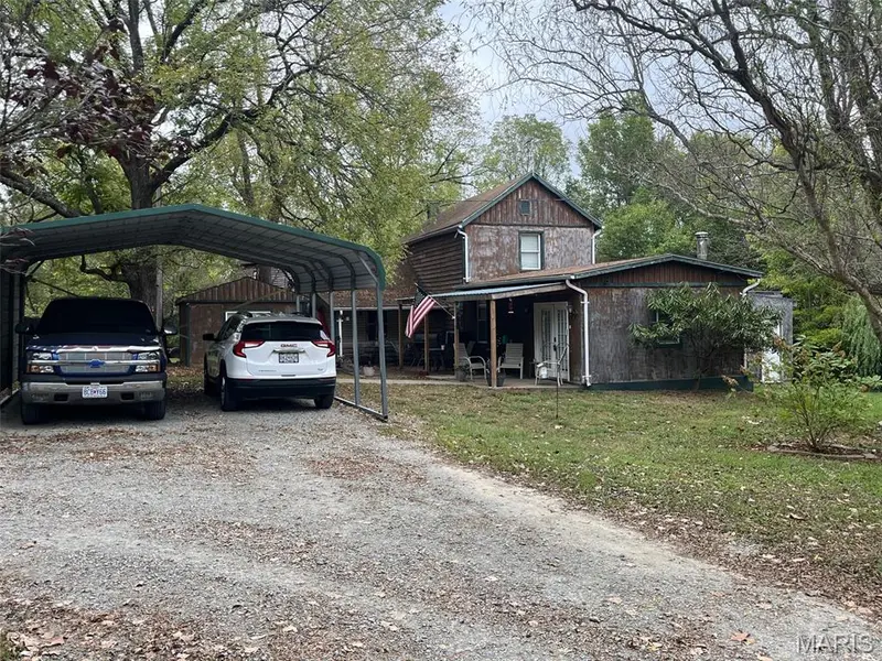 1109 Commercial ST, Mineral Point, MO 63660