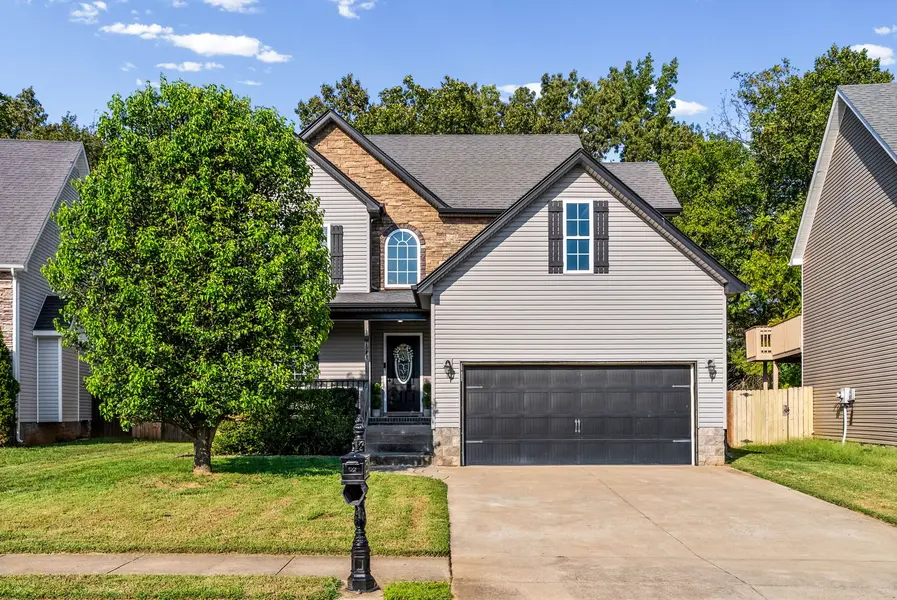 648 Fox Hound Dr, Clarksville, TN 37040