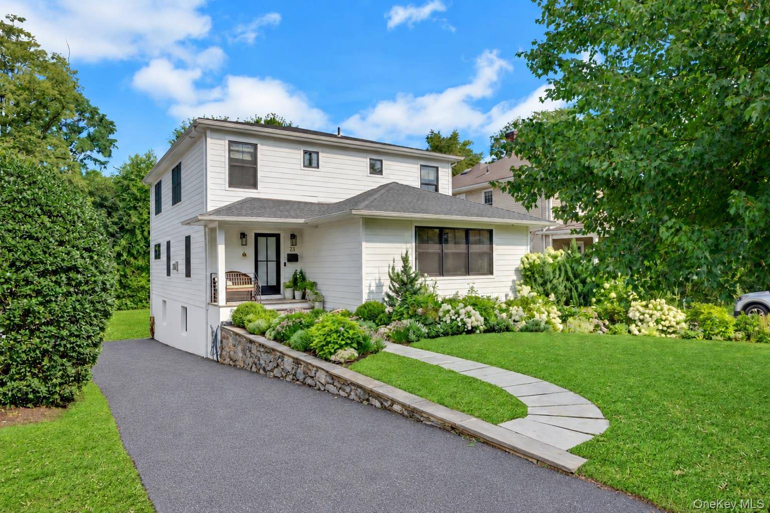 23 Holly PL, Larchmont, NY 10538