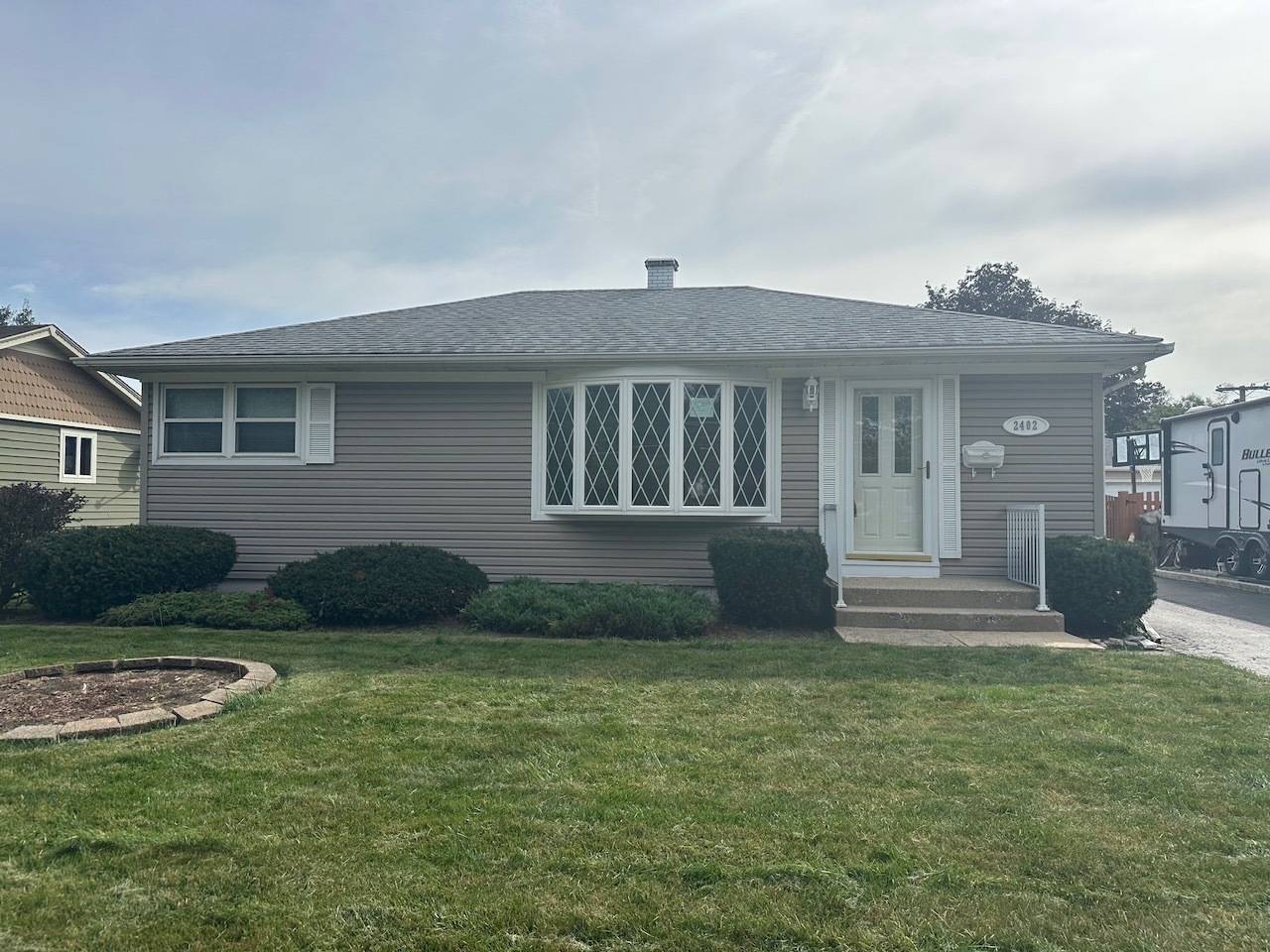 2402 Rohlwing RD, Rolling Meadows, IL 60008