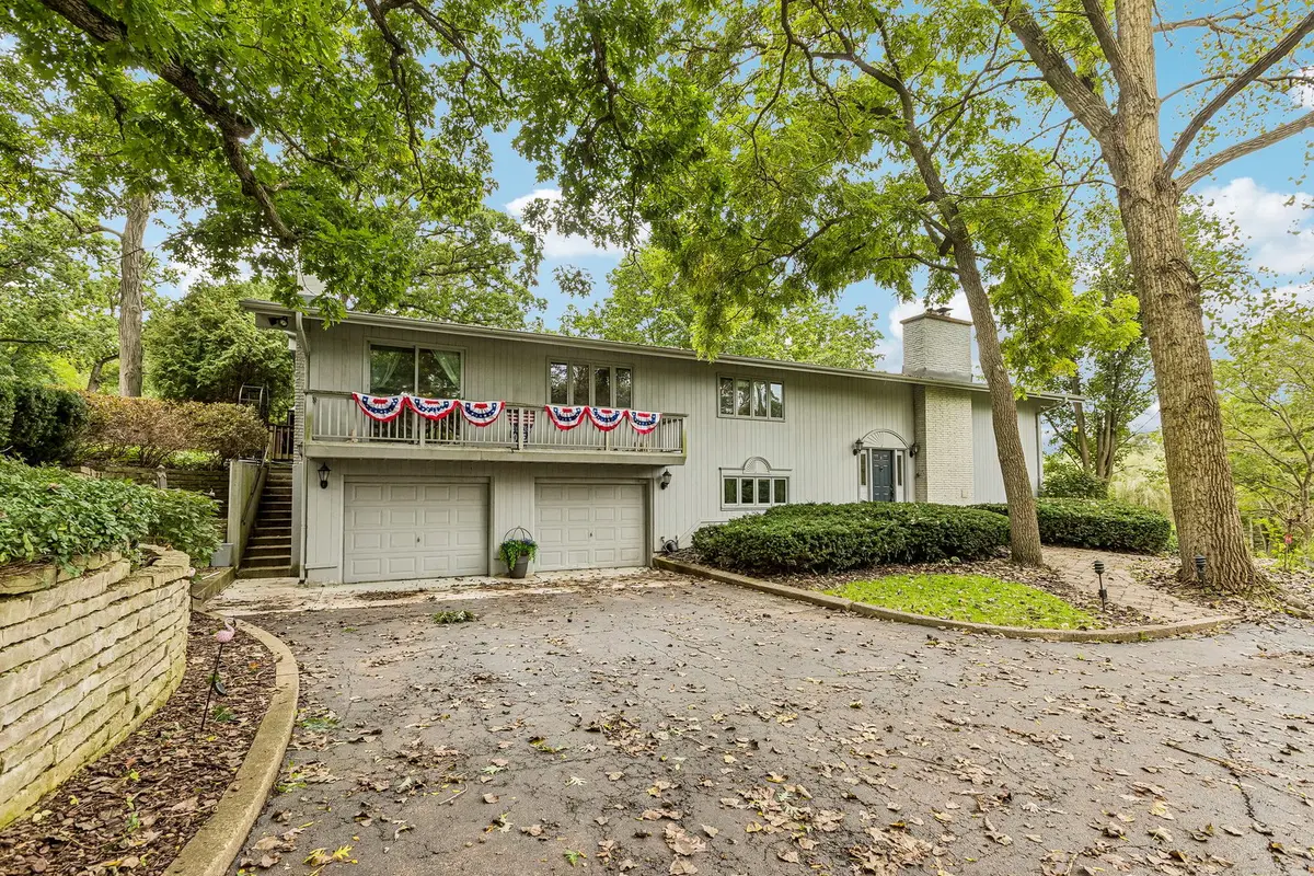 9617 Hideaway LN, Richmond, IL 60071