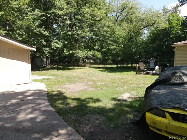 21190 Midway AVE, Southfield, MI 48075