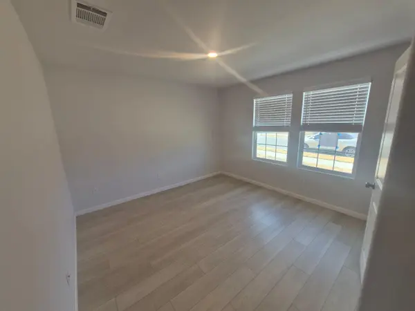 325 Arnage DR, Hutto, TX 78634