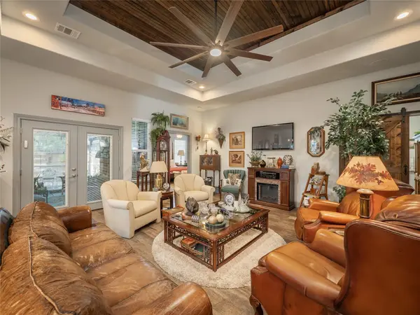 308 Buckhorn DR, Point Venture, TX 78645