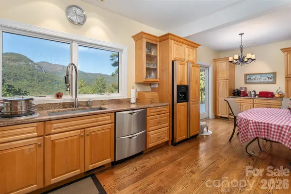 345 Hawks Nest TRL, Lake Lure, NC 28746