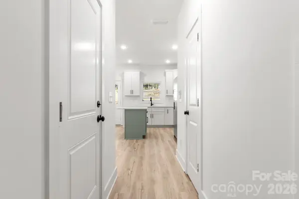 516 Carolyn LN, Charlotte, NC 28213