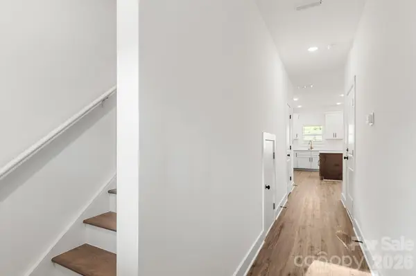512 Carolyn LN, Charlotte, NC 28213