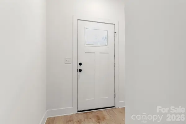 520 Carolyn LN, Charlotte, NC 28213
