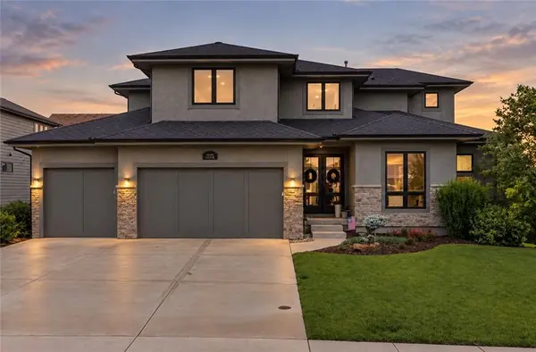 12314 W 169th TER, Overland Park, KS 66221