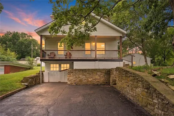 11411 E Norledge ST, Sugar Creek, MO 64054