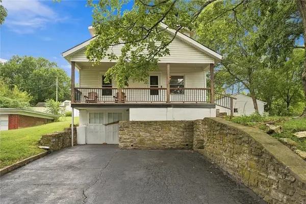 11411 E Norledge ST, Sugar Creek, MO 64054