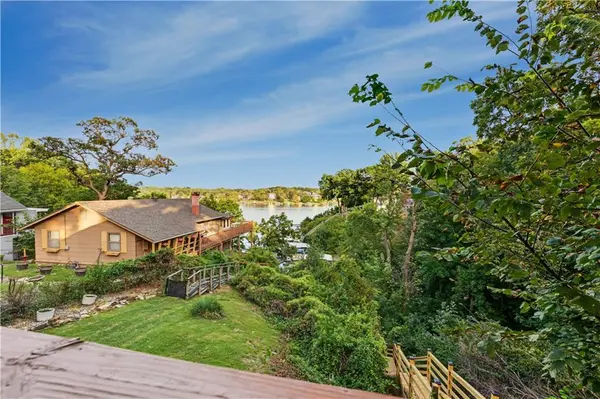 15 M ST, Lake Lotawana, MO 64086