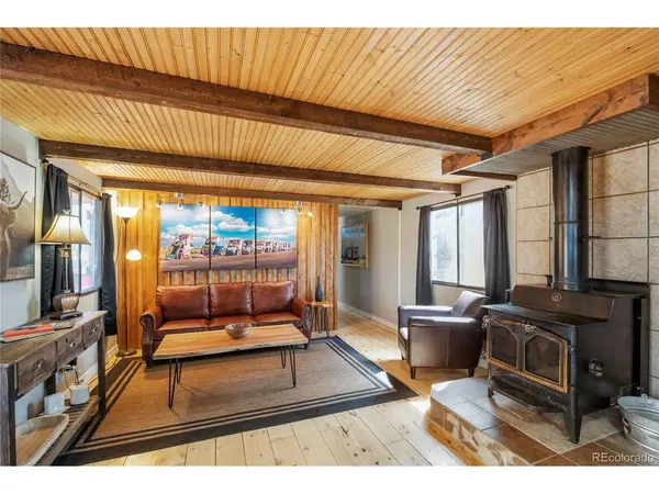 957 Arapahoe, Florissant, CO 80816