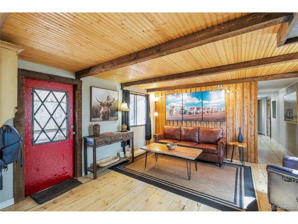 957 Arapahoe, Florissant, CO 80816