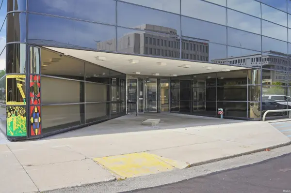220 S Walnut ST, Muncie, IN 47305