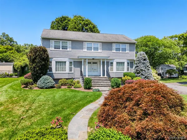 1 Parkwood PL, Rye Brook, NY 10573