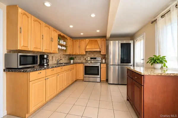 108 E 6th RD, Broad Channel, NY 11693