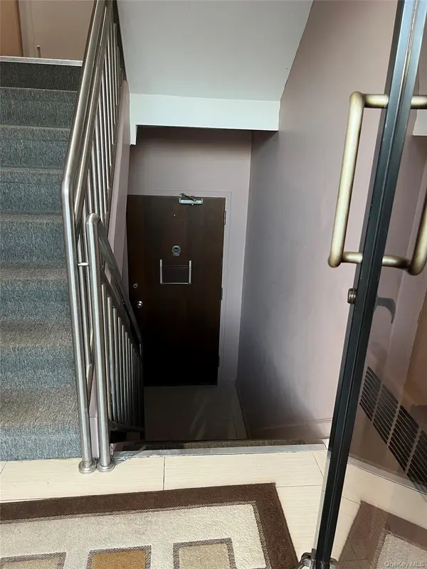 223-01 Union TPKE, Oakland Gardens, NY 11364