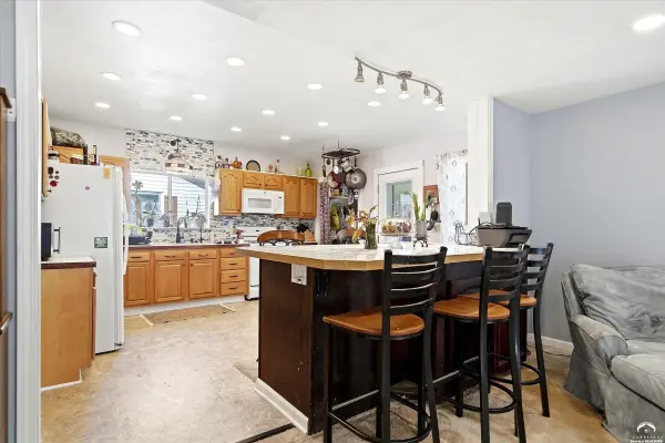 409 Elm ST, Perry, KS 66073