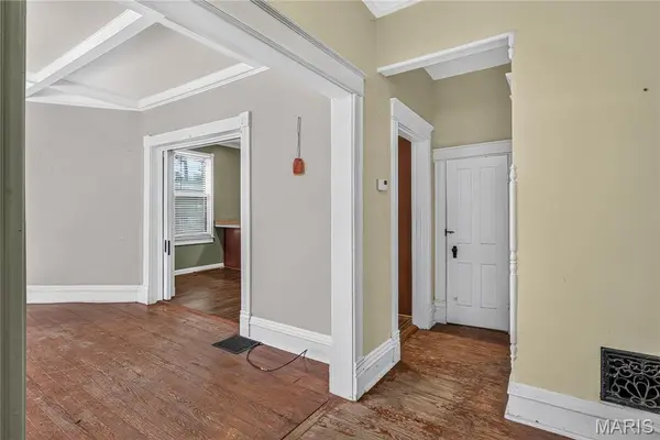 52 N 2nd Street, Ste Genevieve, MO 63670