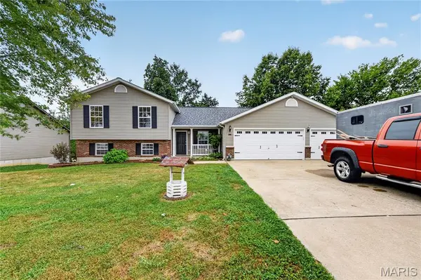 500 Candlestick CT, Warrenton, MO 63383