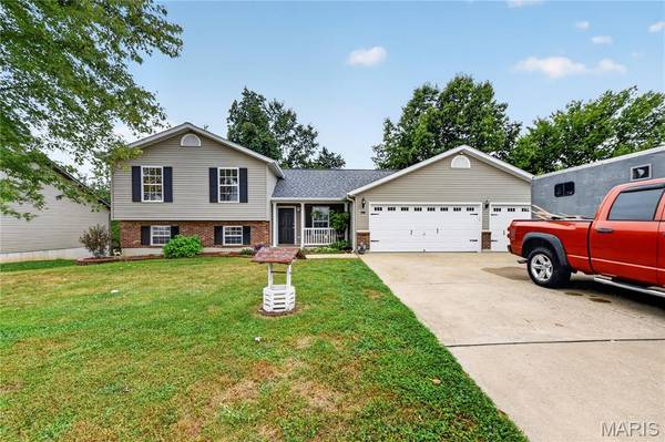 500 Candlestick CT, Warrenton, MO 63383