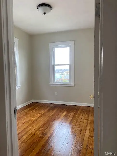 5818 W Park AVE, St Louis, MO 63110