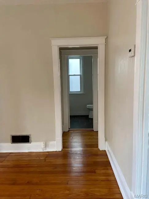 5818 W Park AVE, St Louis, MO 63110