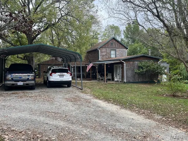 1109 Commercial ST, Mineral Point, MO 63660