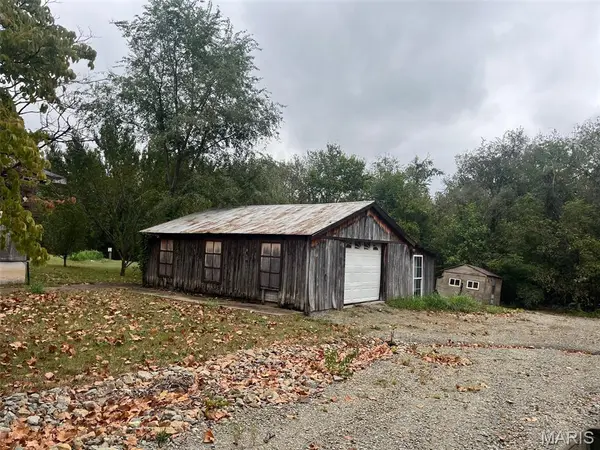 1101 Commercial ST, Mineral Point, MO 63660