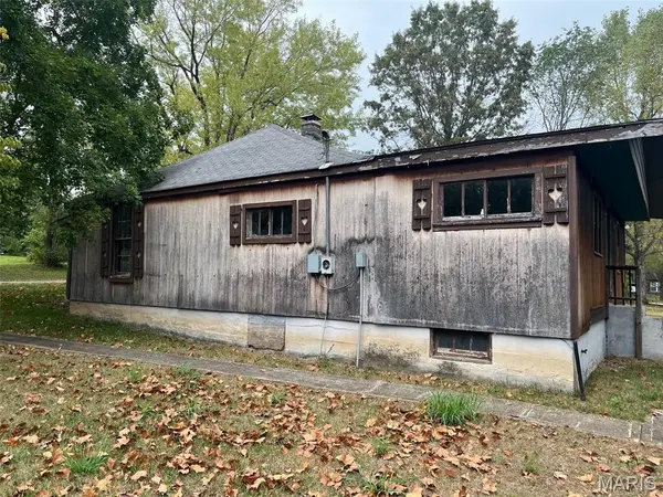 1101 Commercial ST, Mineral Point, MO 63660