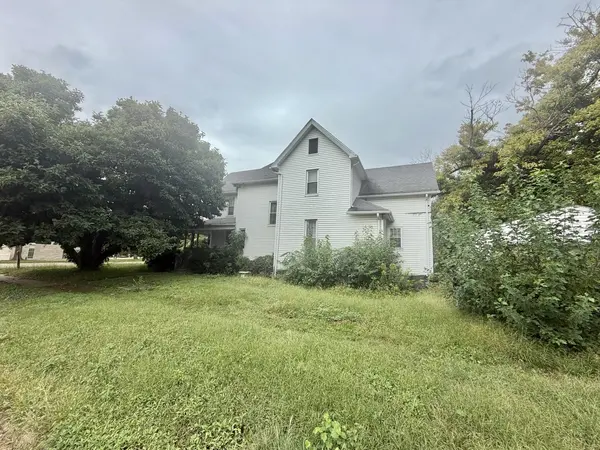 203 W Locust ST, Canton, IL 61520