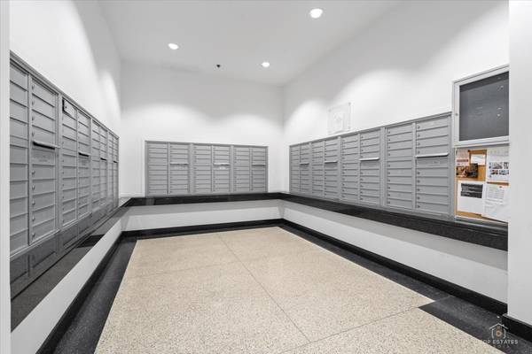 757 N Orleans ST #805, Chicago, IL 60654