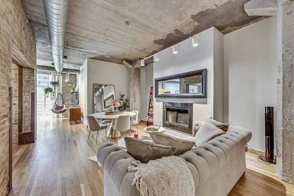 110 N Peoria ST #307, Chicago, IL 60607