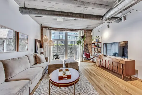 110 N Peoria ST #307, Chicago, IL 60607