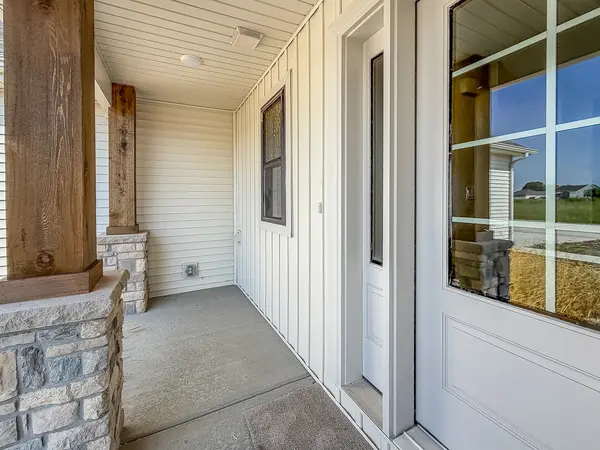 502 N Beacon Hill CIR, Urbana, IL 61802